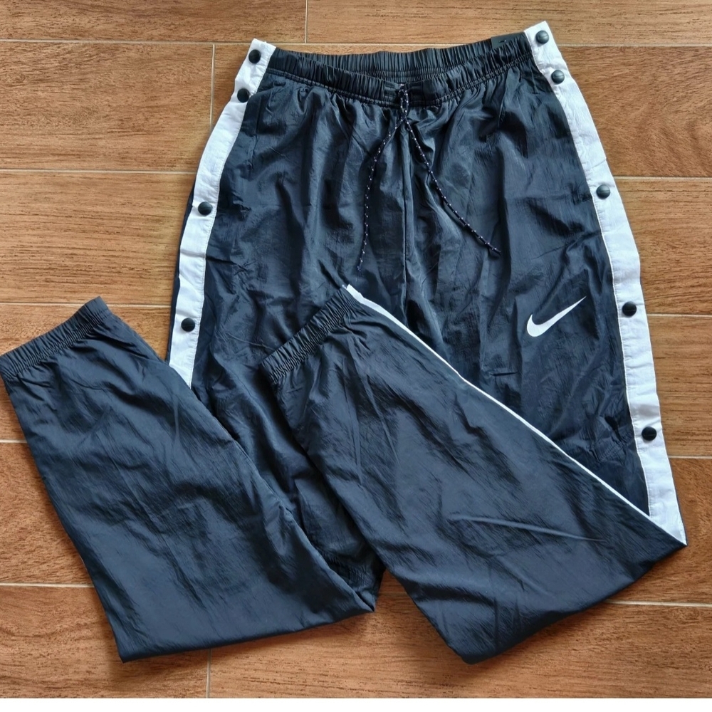 NWT Nike Windrunner Popper Pants Womens Small Black AR3082-011 Loose Fit Nylon